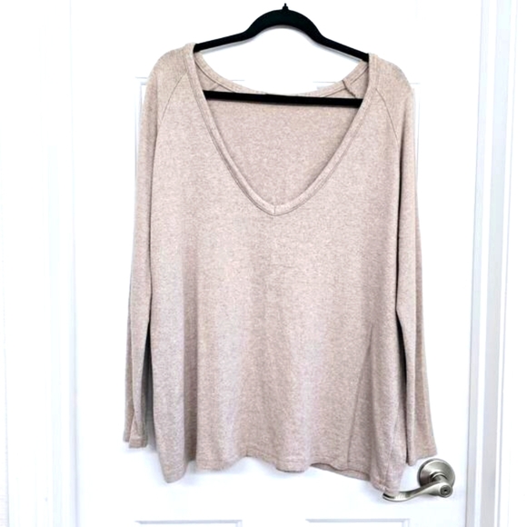 Women 's Sweater One Size Beige Wool Blend Made in Italy Minimalist Soft Knit - Picture 1 of 6